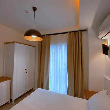 Amber Boutique * Кешме