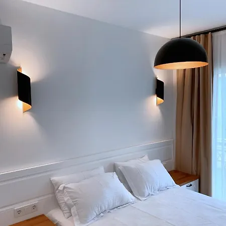 Amber Boutique 호텔 *