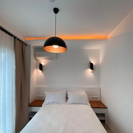 Amber Boutique Hotel *