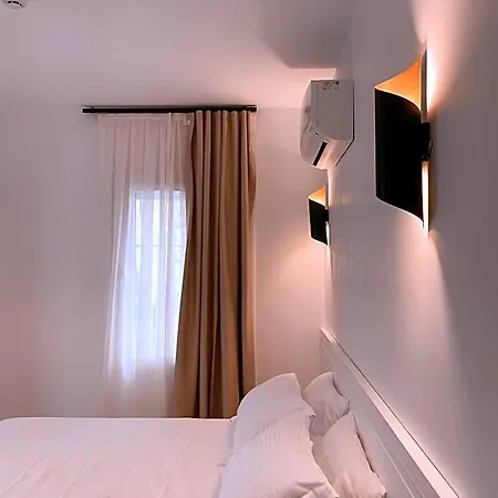 Amber Boutique Hotel *